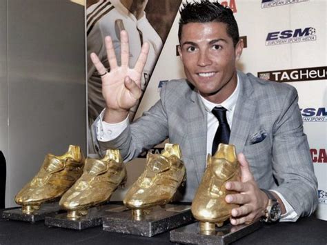 BERAPA GOLDEN BOOT RONALDO：Cristiano Ronaldo Height, Age, Girlfriend, Children, Family,