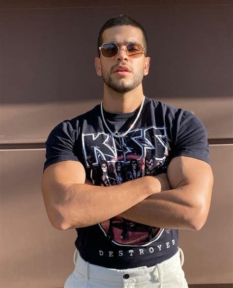 bernardo flores