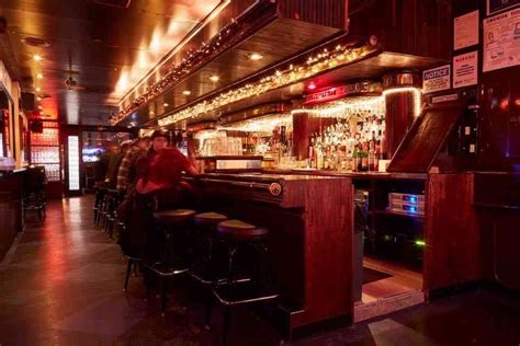 best singles bar nyc over 30 000