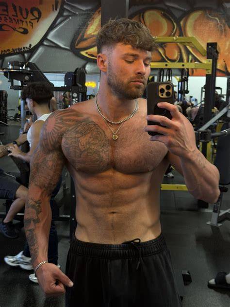bhizzi nude