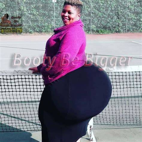 big round booty nude