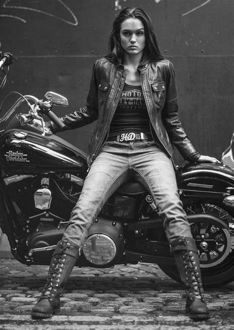 biker babes nude