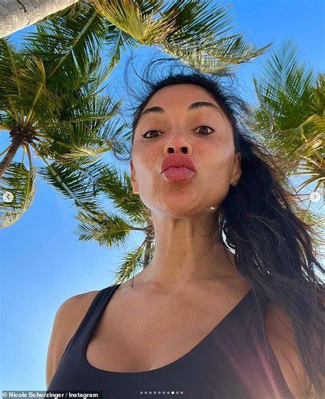 bikini nicole nude