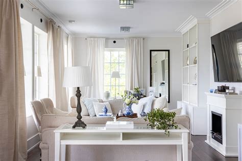 bilder  vid  sällskapsrum  tillsammans med gardiner