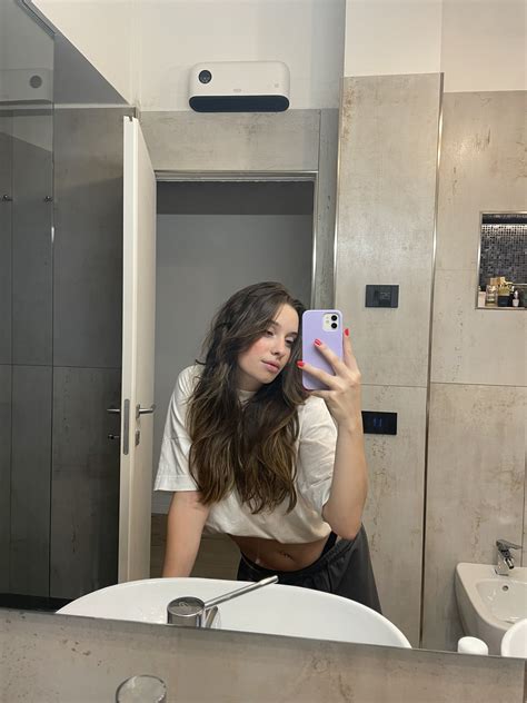 Billy Bella Nuda