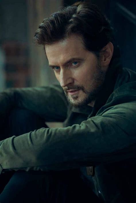 bio on actor richard armitage