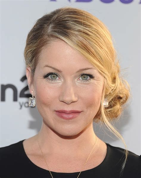 biography christina applegate