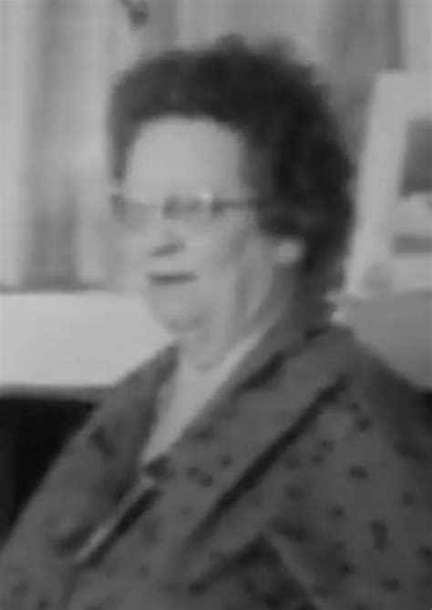 biography earlene roberts