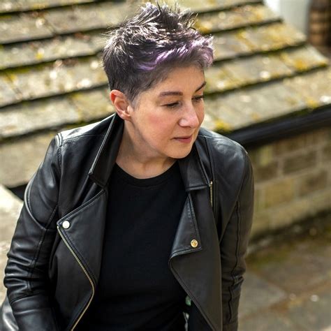 biography joanne harris