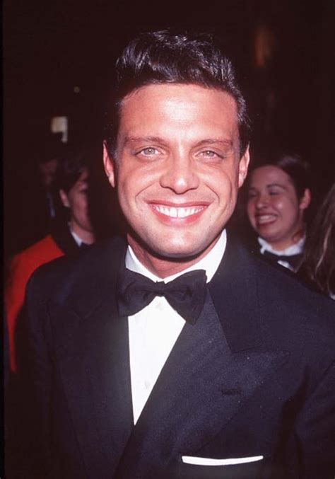 biography luis miguel