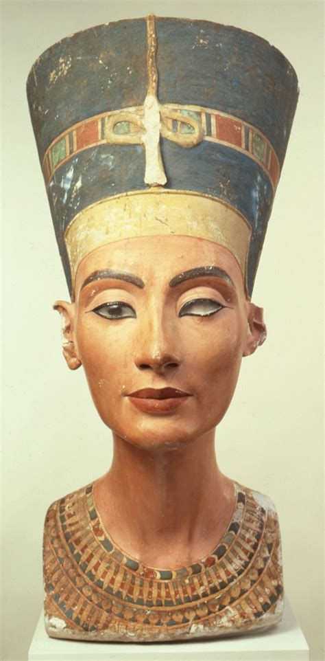 biography nefertiti
