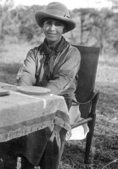 biography of isak dinesen