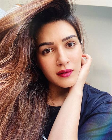 biography of kriti sanon instagram