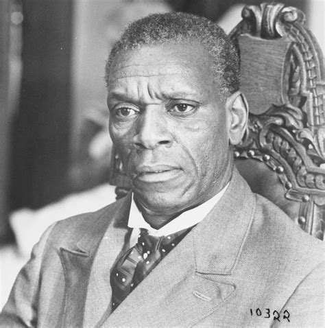 biography of moses gunn