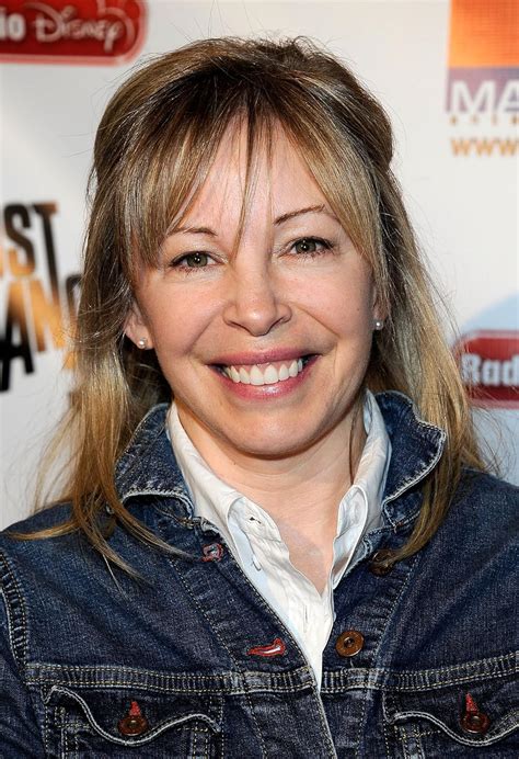biography of nancy robertson