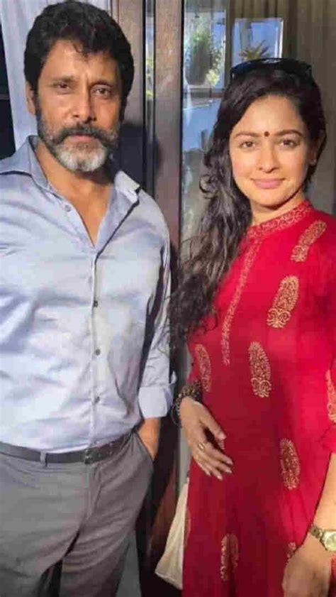 biography of tamil actor vikram wife pictures