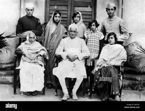 biography on mohandas karamchand gandhi family members