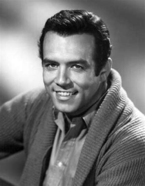 biography pernell roberts