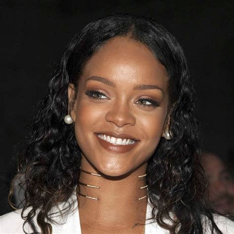 biography rihanna