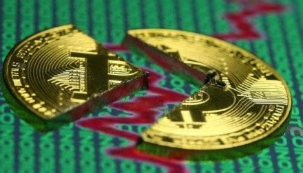 „Bitcoin“ kasybos sunkumai sumažėja 15,95%, tai yra antras didžiausias kritimas istorijoje