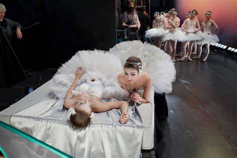 black swan nude