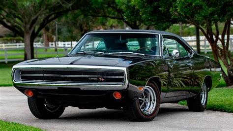 Black Beauty: The Legendary 1970 Dodge Charger R/T that Oozes Power and Style