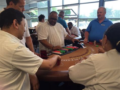 blackjack casino dealer school