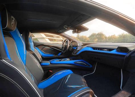 Blu Delphinus Giallo Interior