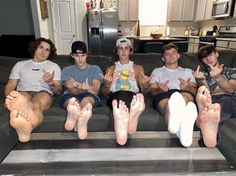 bmb feet worship
