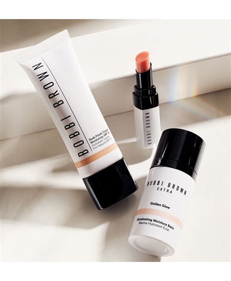 Bobbi Brown Nude Tinted Moisturizer Review