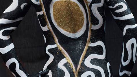 body paint nude pic
