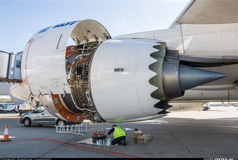 Boeing 787 Maintenance