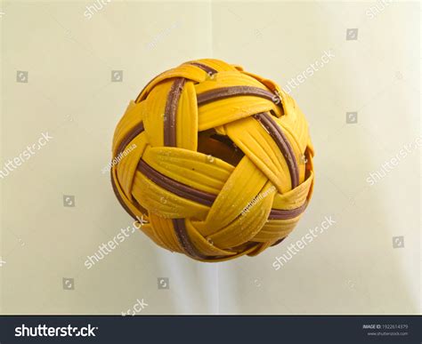 BOLA SEPAK TAKRAW TERBUAT DARI：Apa pengertian manfaat dari olahraga sepak bola? - OmahBSE