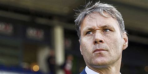 bondscoach van basten