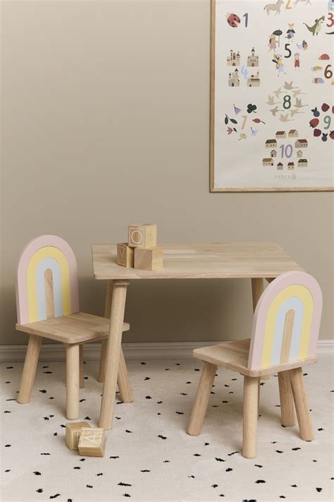 bord  samt stolar  ungar alice and fox