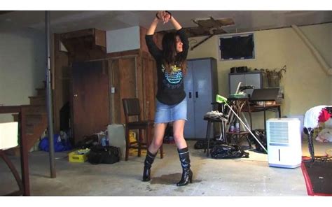 Catalinasof ( Janice Rivera): Dancing Stars into the TikTok Galaxy.
