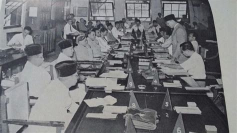 BPUPKI PADA TANGGAL 7 AGUSTUS 1945 - Mengapa BPUPKI akhirnya dibubarkan pada tanggal 7 agustus 1945?