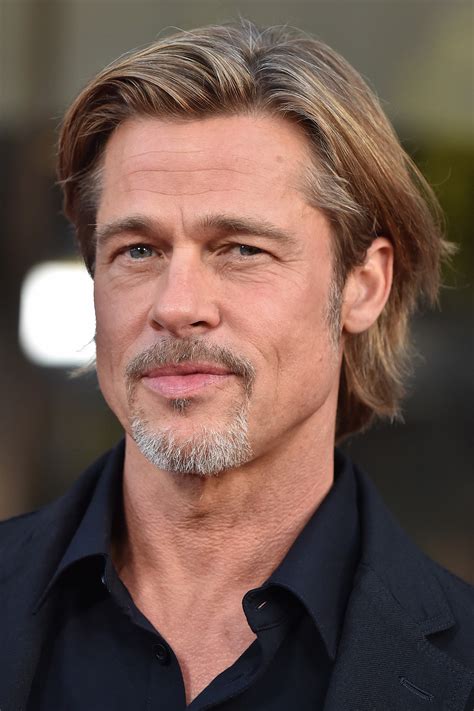 Brad Pitt, el cabello largo de un galán maduro