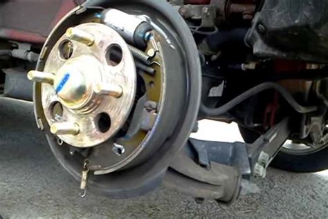 brakes squeak when in reverse