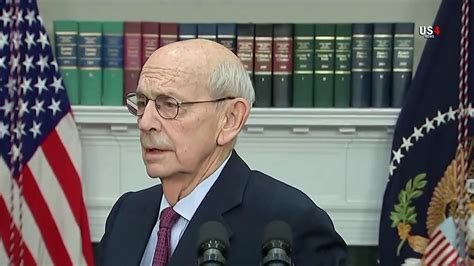 Breyer makes it official: He's leaving the Supreme Court on 