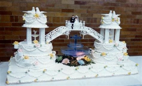 Bridge Wedding Cake