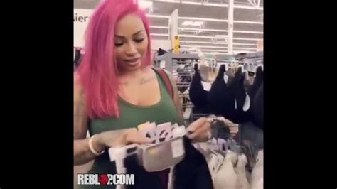 brittanya masturbating