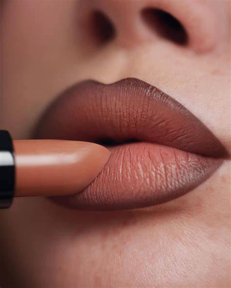 brown nude lip