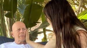bruce willis nud