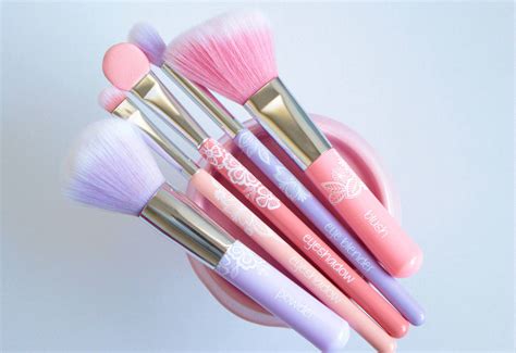 brushes – essence makeup