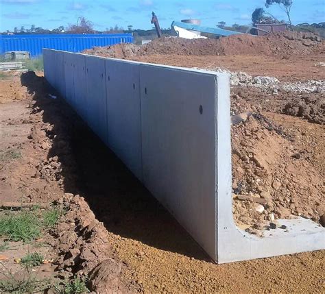 Bulkhead Precast Block Wall On Foundation