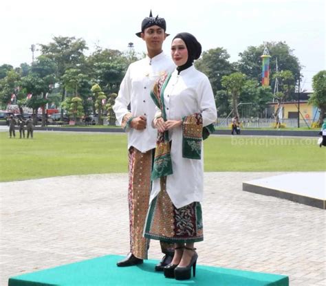 Busana Adat Jombang Deles Ajining Raga Gumantung Busana Baju Mgmp - Baju Mgmp