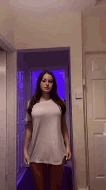 busty nude brunette