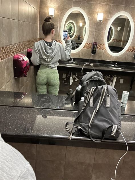 butternutgiraffe OnlyFans leaked content