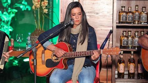 Cantora Dirce Evaristo